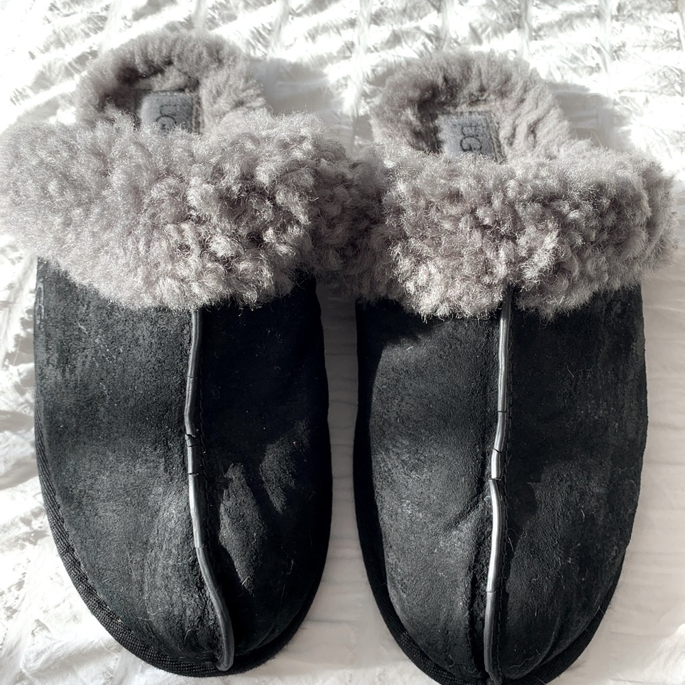 UGG suede and sheepskin woman’s black and grey slippers size 8
